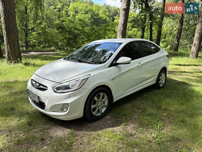 Hyundai Accent (2013)
