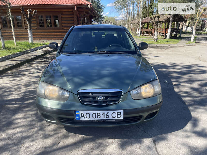 Hyundai Elantra (2000)