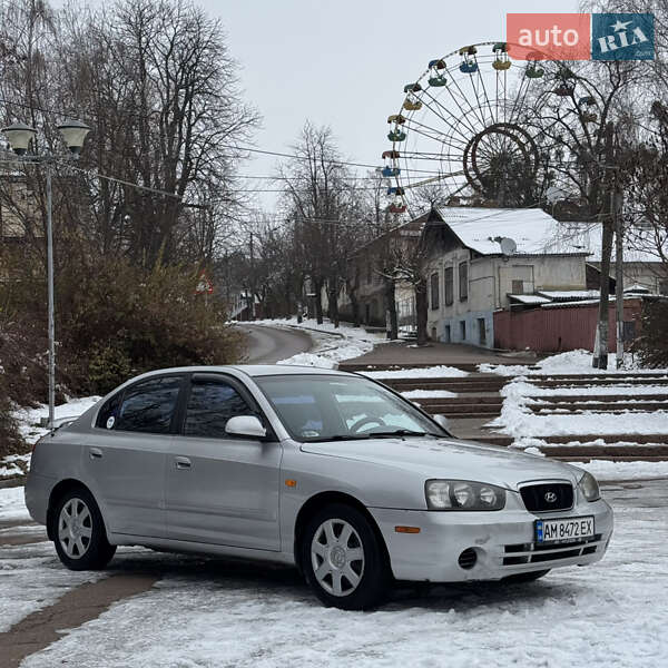 Hyundai Elantra (2000)