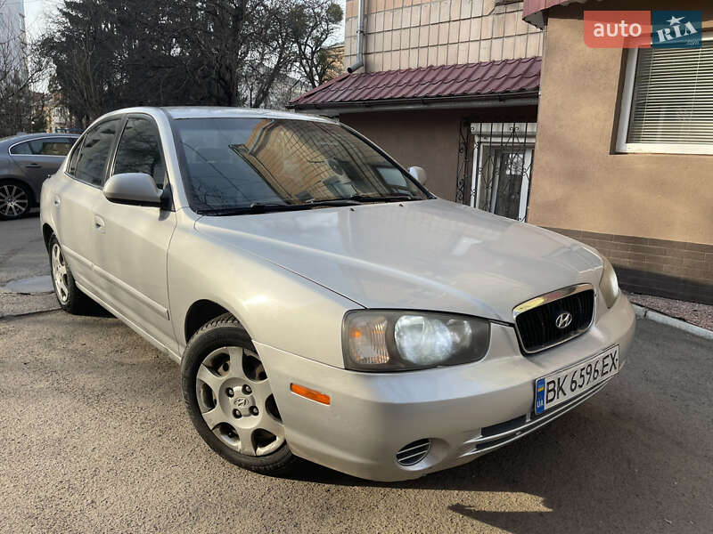 Hyundai Elantra (2001)