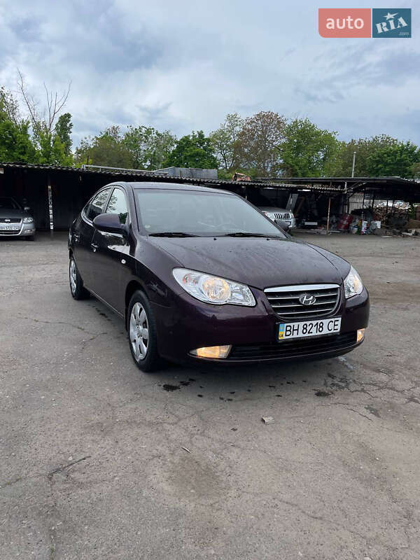Hyundai Elantra (2008)