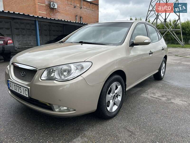 Hyundai Elantra (2010)