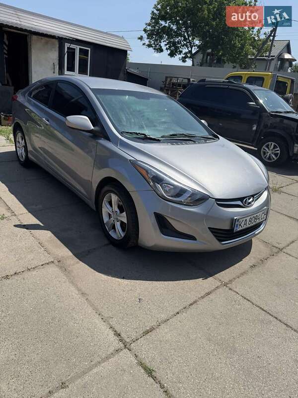 Hyundai Elantra (2012)