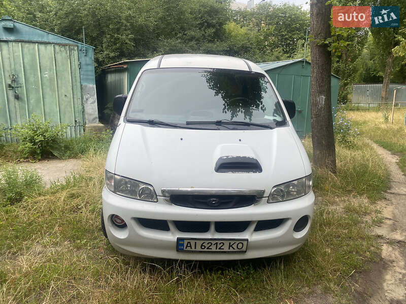 Hyundai H-1 (2001)