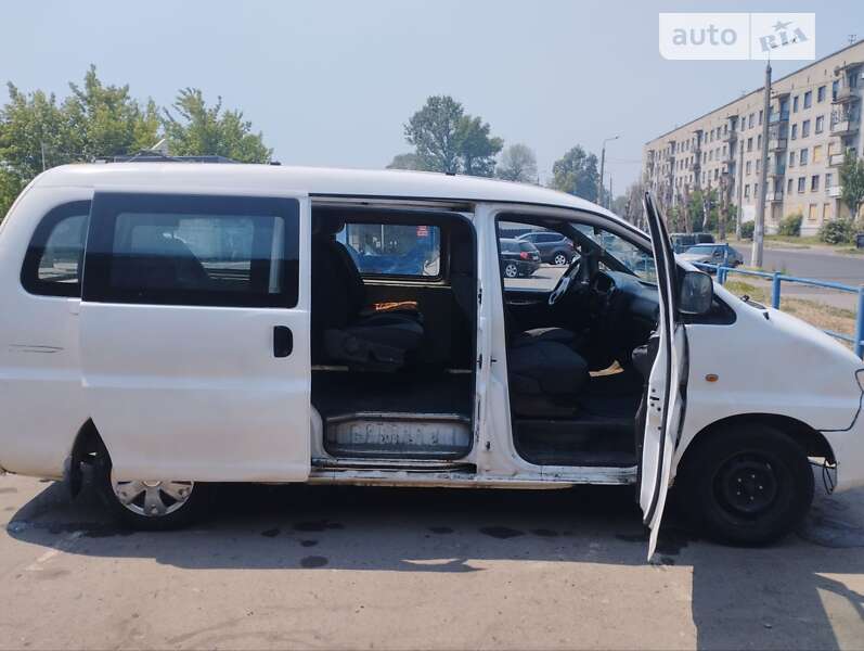 Hyundai H 200 (1998)