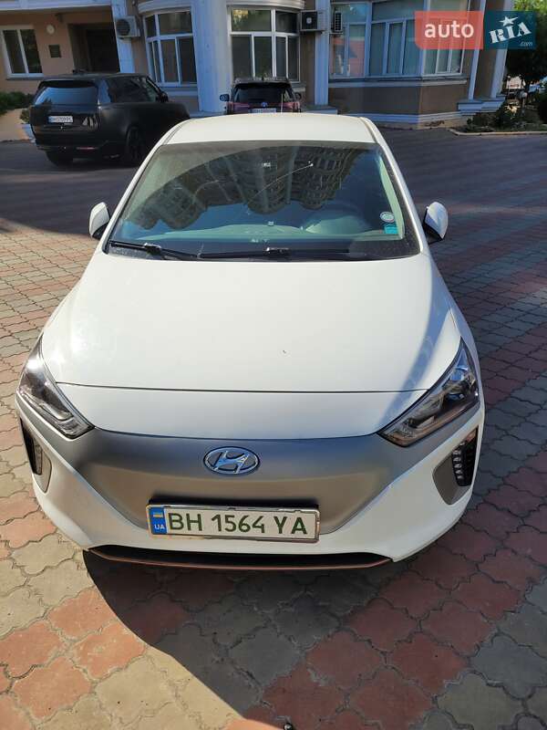 Hyundai Ioniq (2017)
