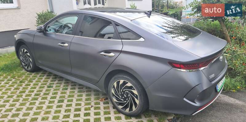 Hyundai Lafesta (2021)