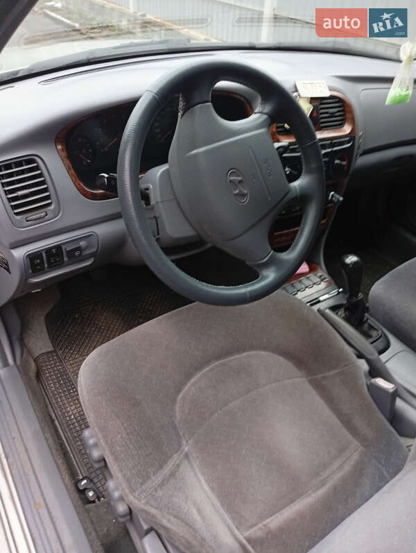 Hyundai Sonata (1999)