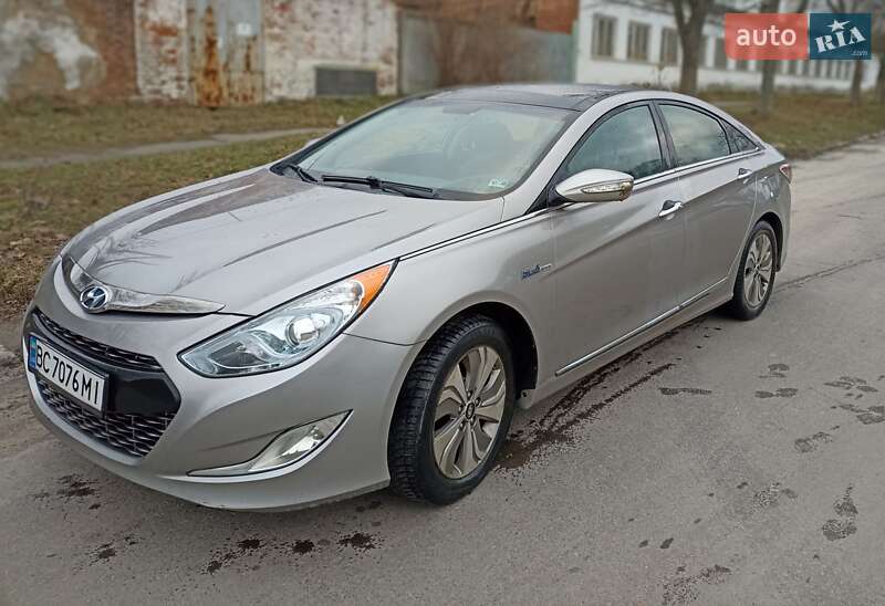 Hyundai Sonata (2013)