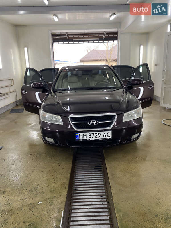 Hyundai Sonata (2005)