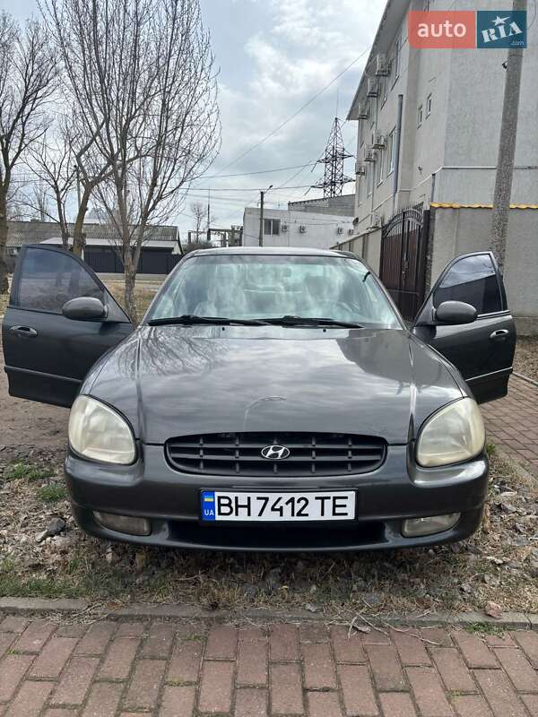 Hyundai Sonata (2001)