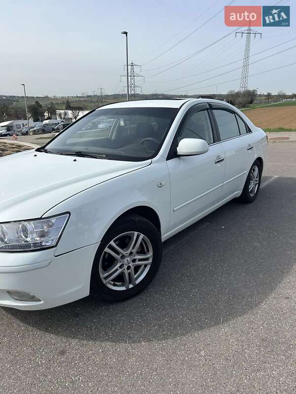 Hyundai Sonata (2008)