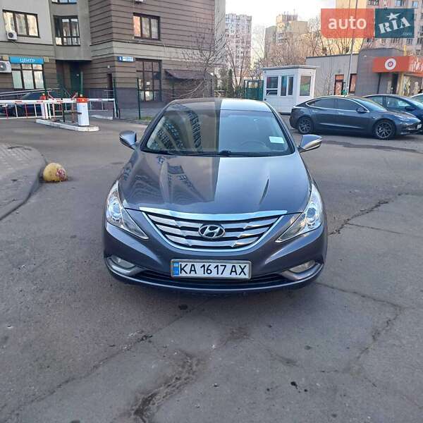 Hyundai Sonata (2012)