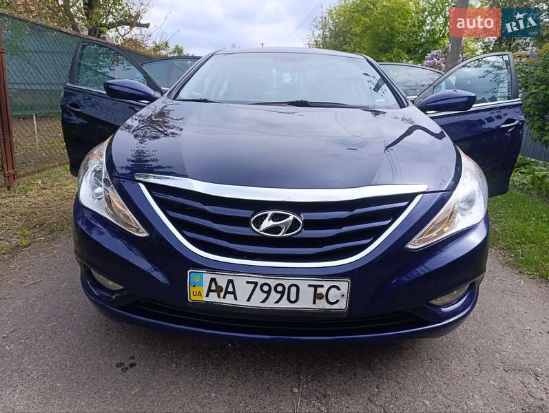 Hyundai Sonata (2013)