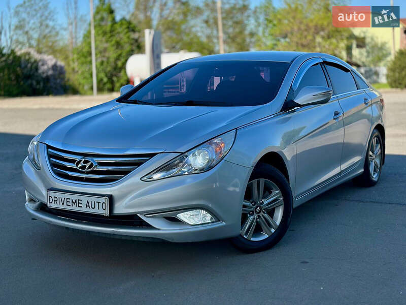 Hyundai Sonata (2013)