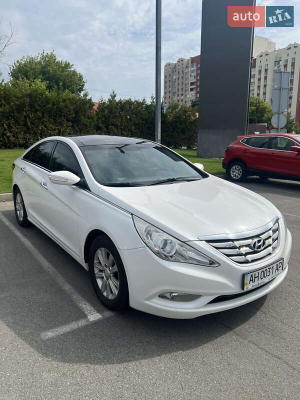 Hyundai Sonata (2010)