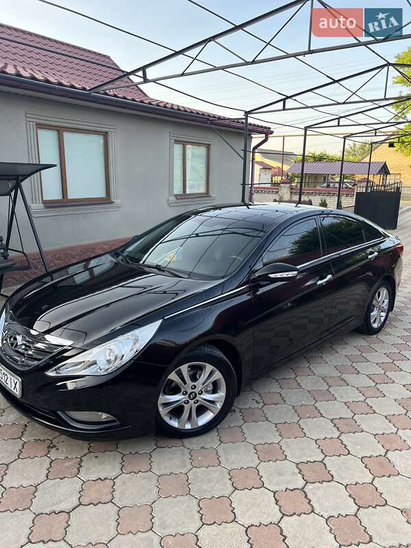 Hyundai Sonata (2010)