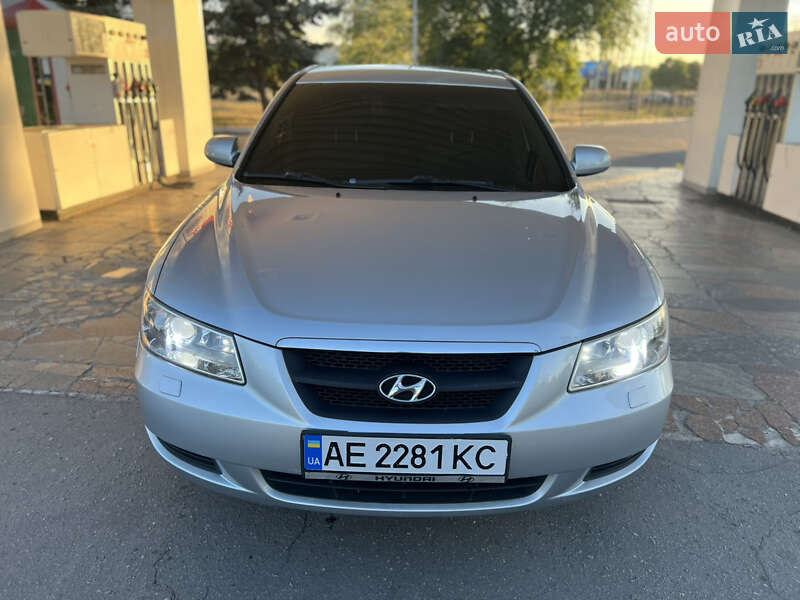 Hyundai Sonata (2005)