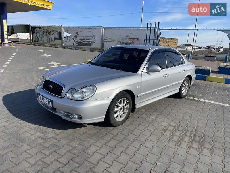 Hyundai Sonata (2002)