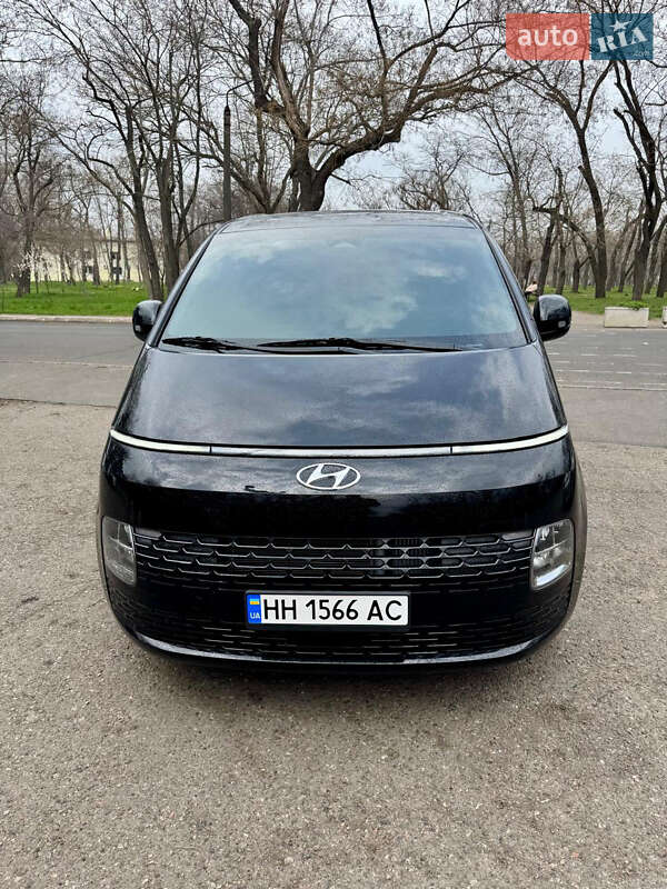 Hyundai Staria (2023)