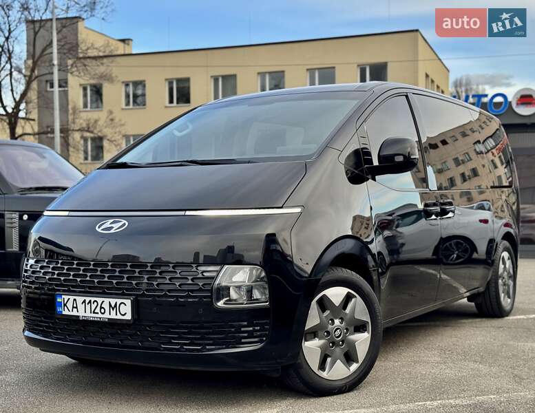 Hyundai Staria (2023)