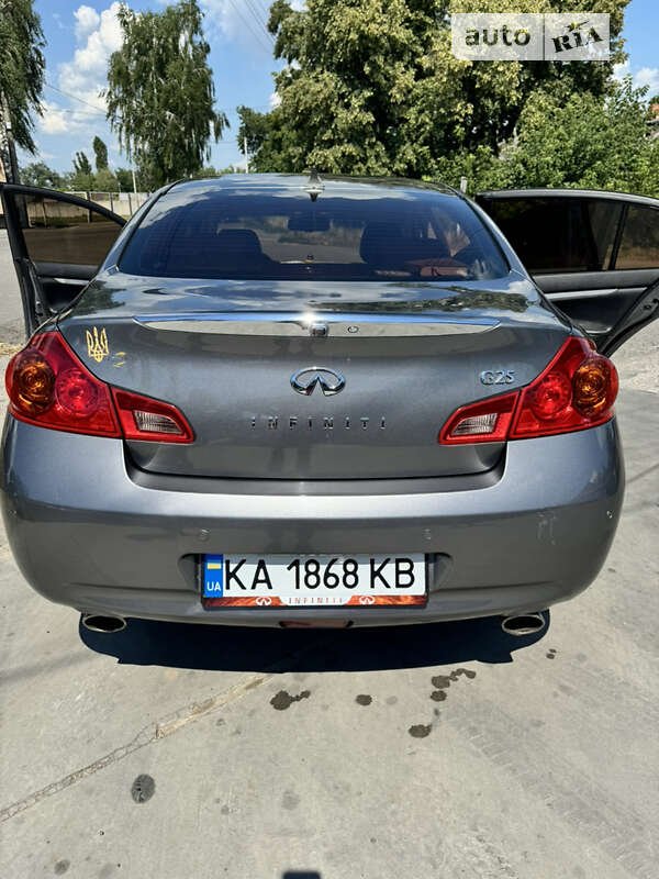 Infiniti G25 (2011)