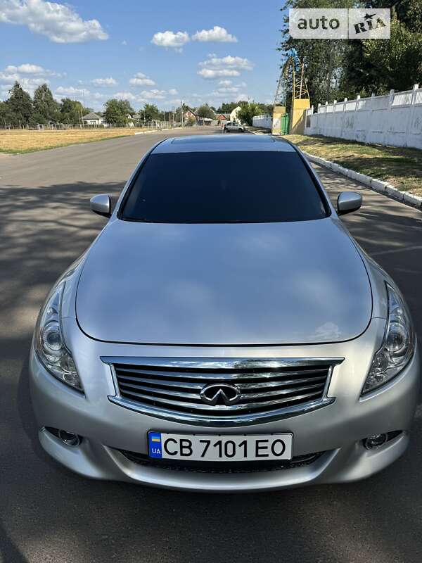 Infiniti G25 (2012)