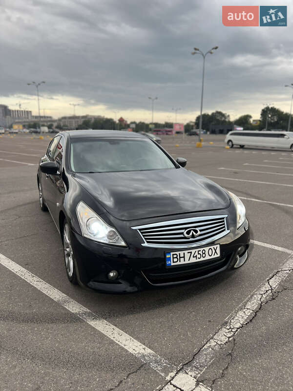 Infiniti G25 (2012)