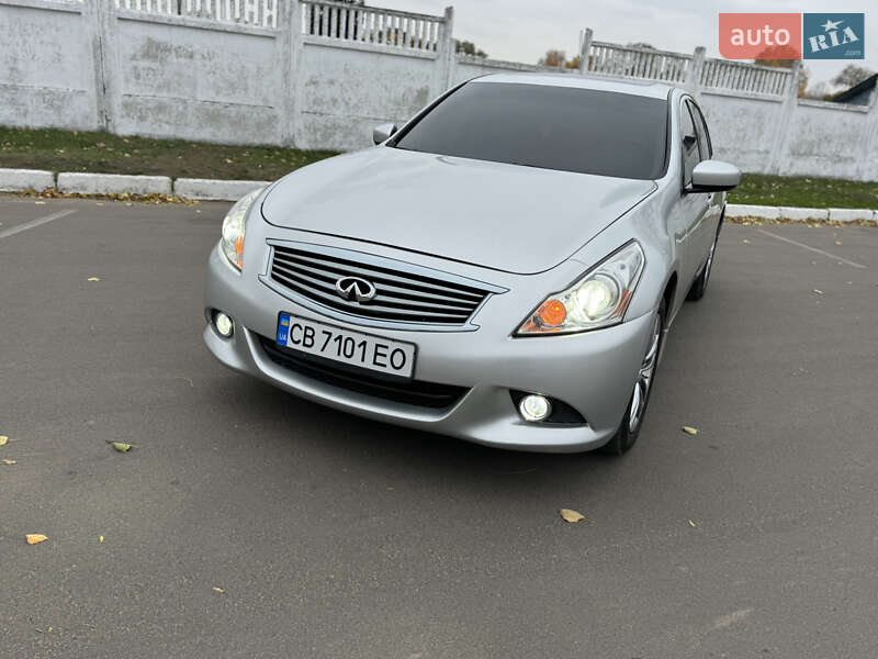 Infiniti G25 (2012)