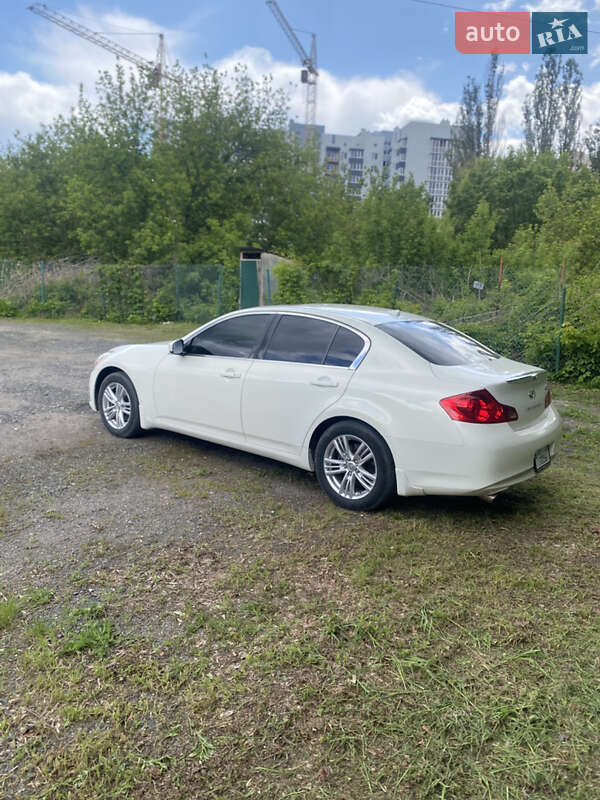Infiniti G25 (2011)