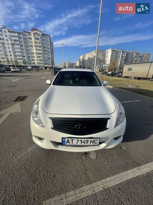 Infiniti G25 (2012)