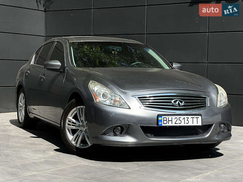 Infiniti G25 (2012)