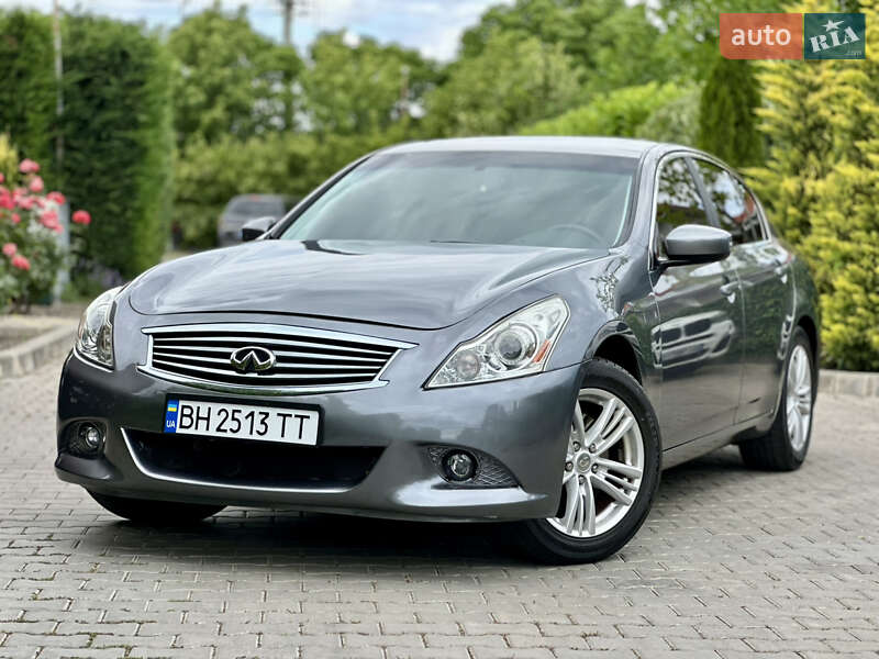 Infiniti G25 (2012)