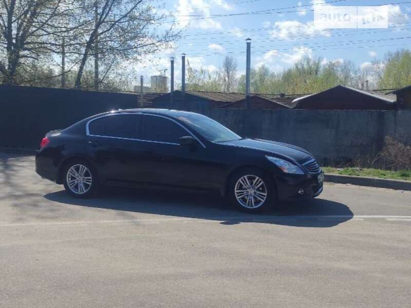 Infiniti G37 (2012)