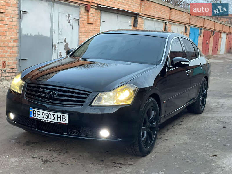 Infiniti M35 (2005)