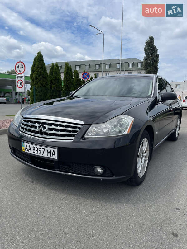 Infiniti M35 (2007)