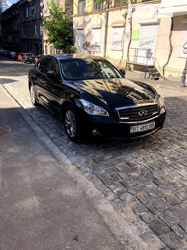 Infiniti M37 (2012)