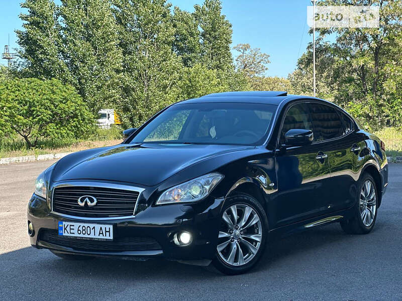 Infiniti M37 (2012)
