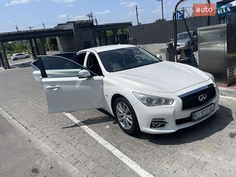 Infiniti Q50 (2014)