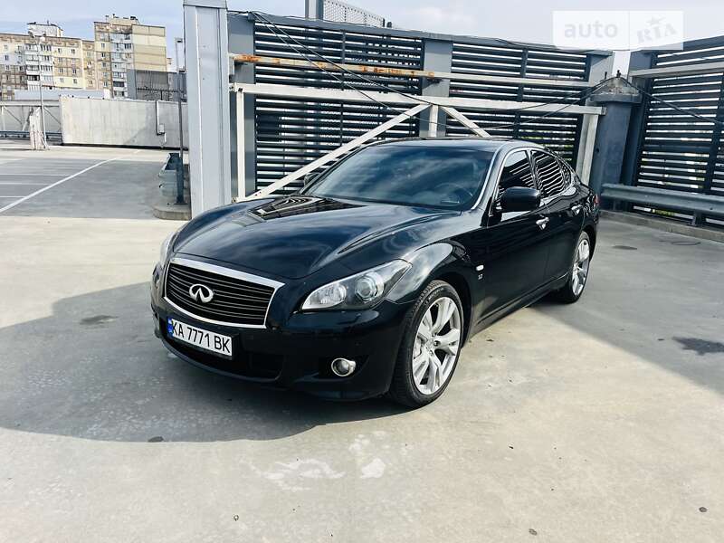 Infiniti Q70 (2014)