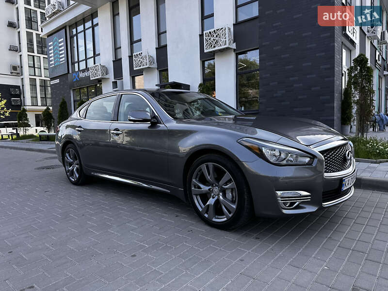 Infiniti Q70 (2017)