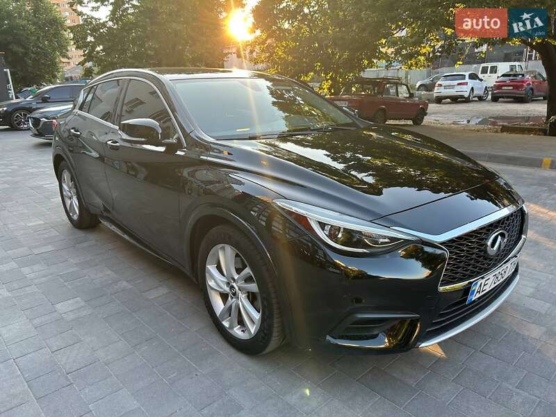 Infiniti Qx30 (2017)