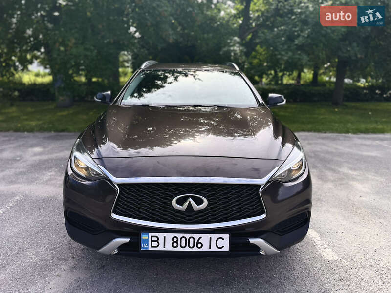 Infiniti Qx30 (2016)
