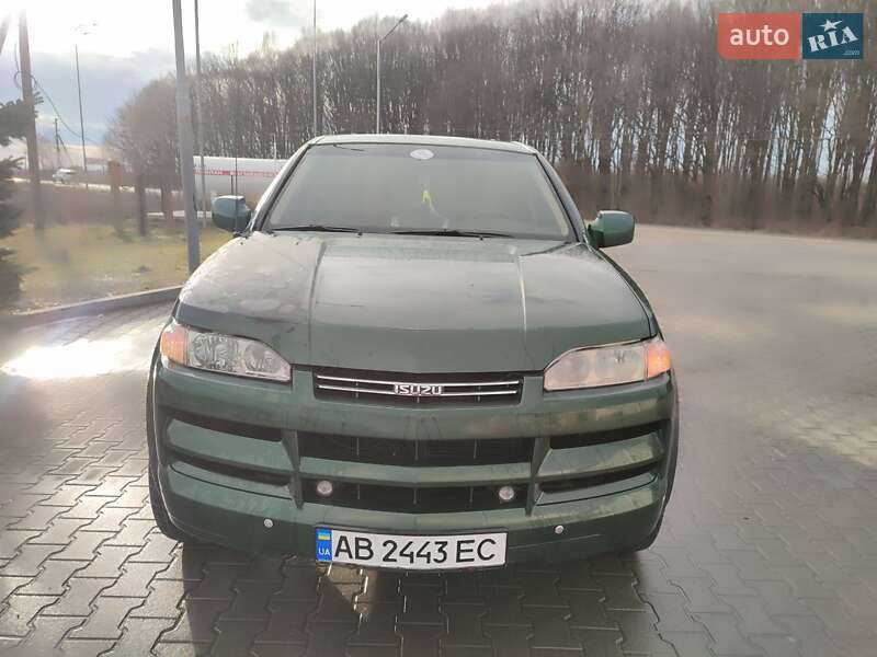 Isuzu Axiom (2002)
