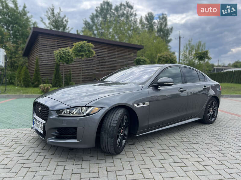 Jaguar Xe (2016)