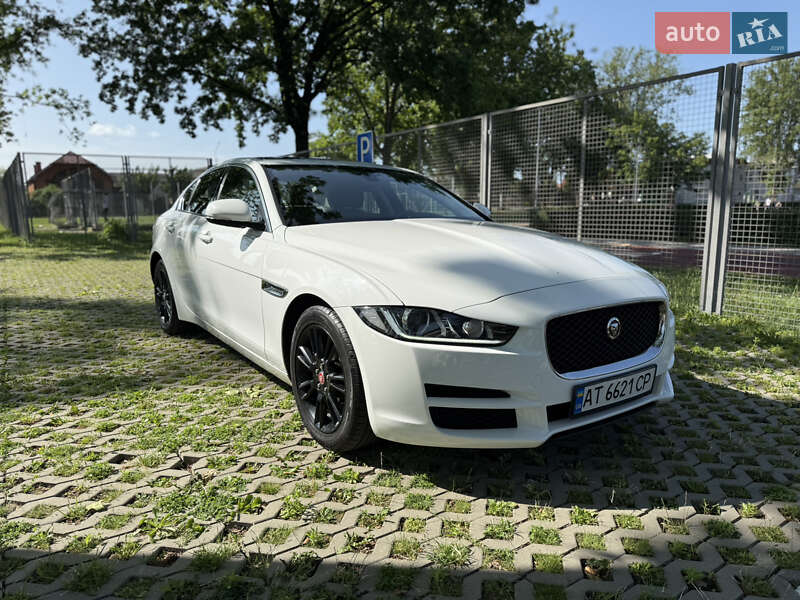 Jaguar Xe (2018)