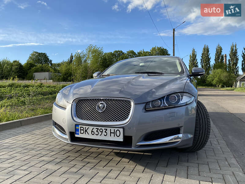 Jaguar Xf (2013)