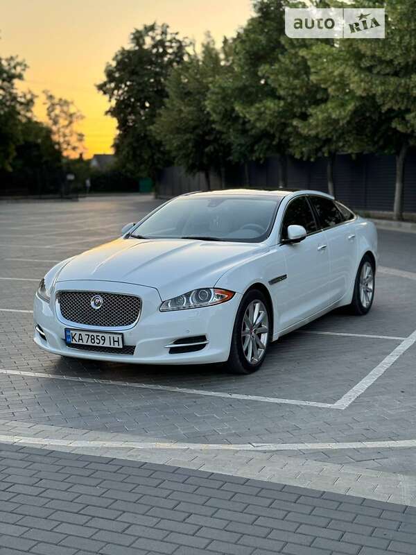 Jaguar Xj (2013)