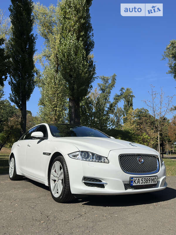 Jaguar Xj (2013)