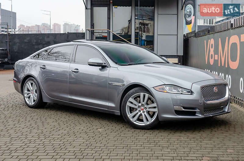 Jaguar Xj (2012)